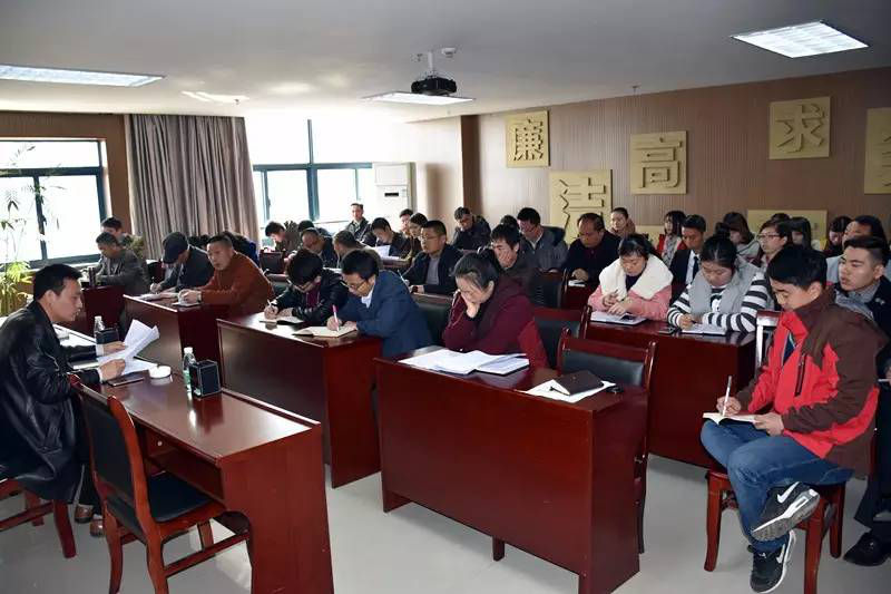 集团组织学习《2016年1月份区纪律审查情况通报》等文件精神