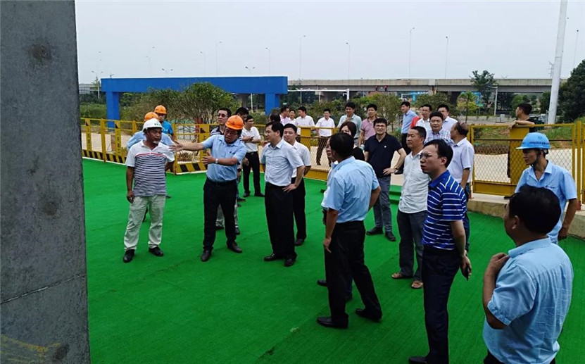 赣江新区管委会副主任熊一江现场调度儒乐湖新城在建项目