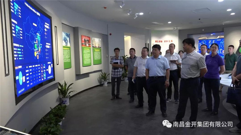 占勇书记现场调度绿创展示馆提升改造工作