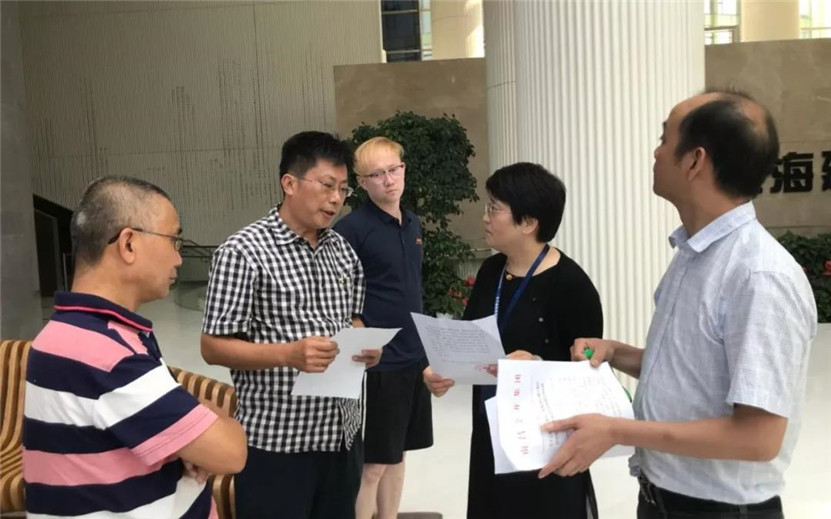 金开集团副总经理袁扣华带队前往上海建工集团进行洽谈