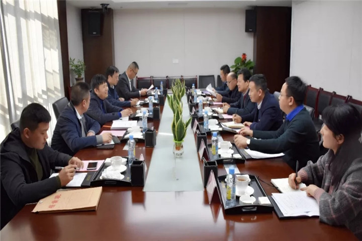 中铁十九局集团公司副局长尚尔海一行来到金开集团进行考