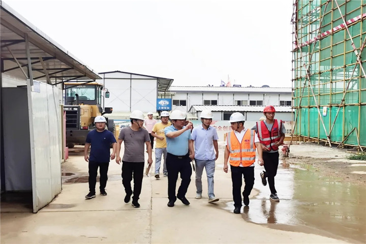 胡应庚深入在建项目一线进行调研