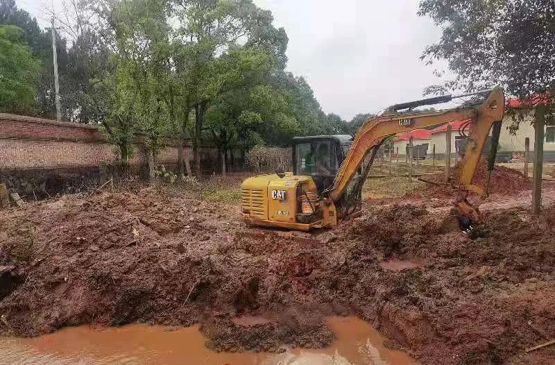 军地携手 抢险排涝——金开集团获锦旗