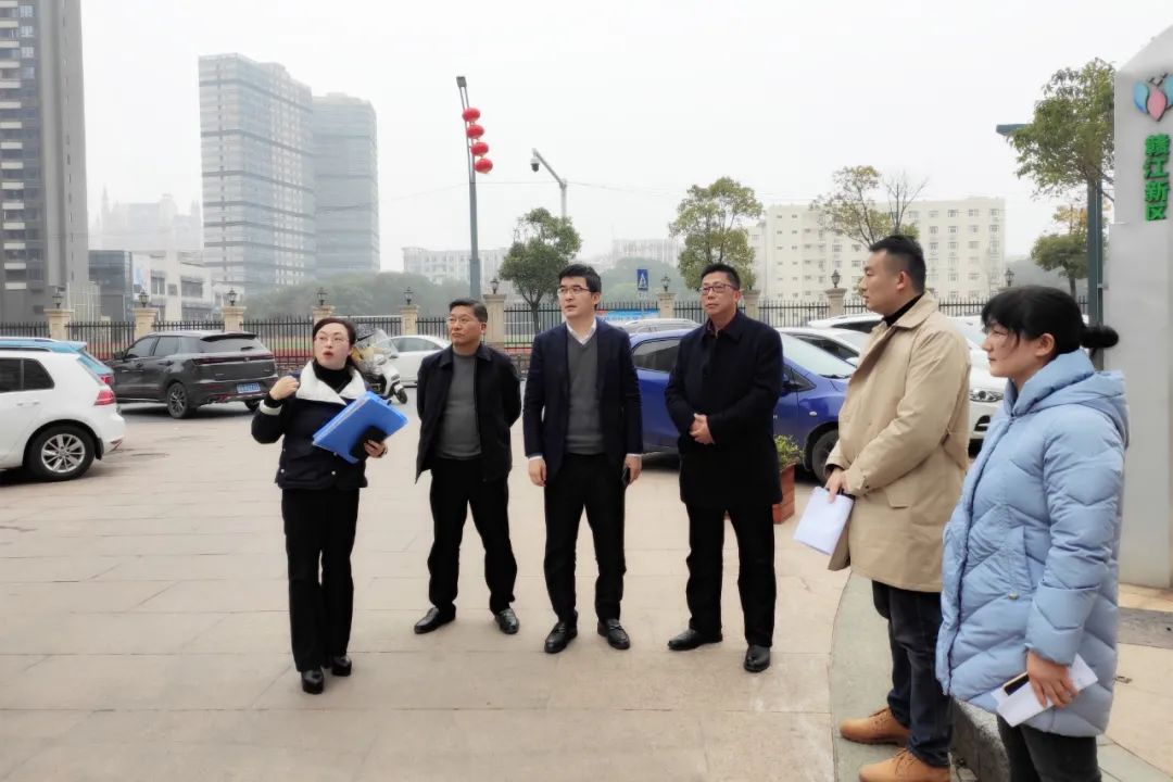 区管委会副主任贺敏调研金开集团资产管理及园区服务情况