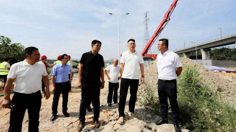 李茶根调研督导集团重点项目建设