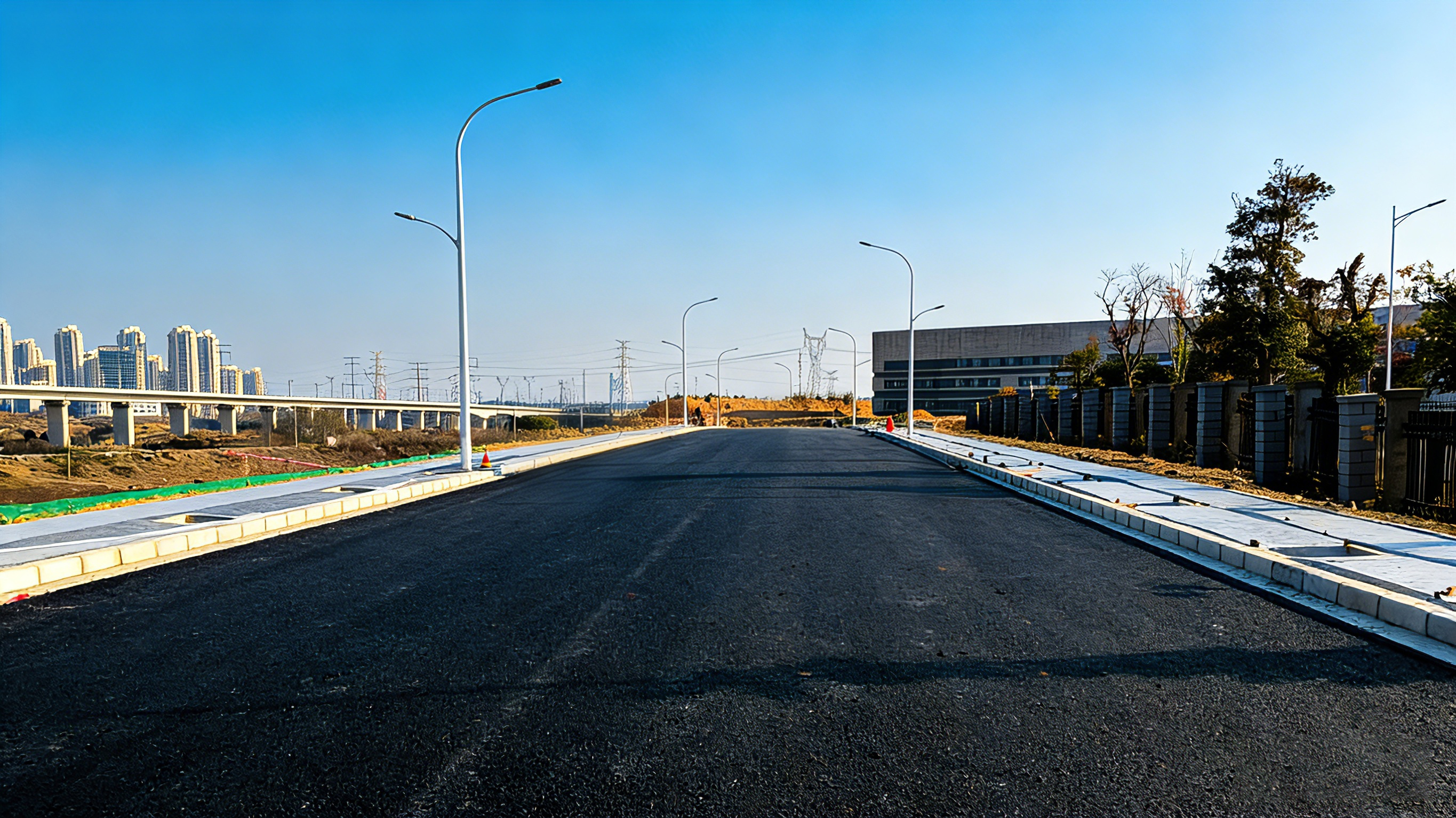 鸿儒路、天源三路建设冲刺收官 预计1月底双线通车