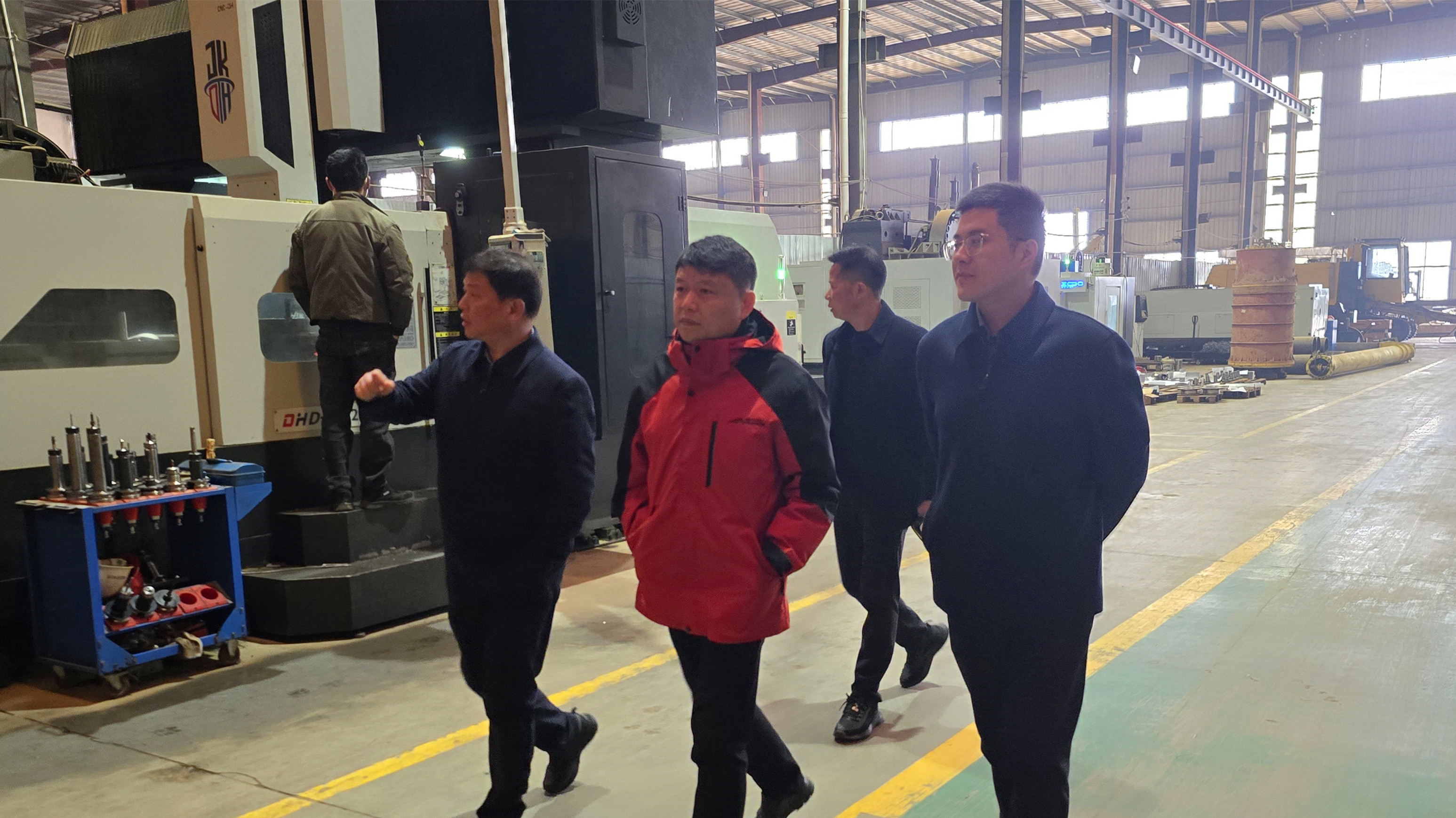 罗贤锦带队检查春节前安全生产工作